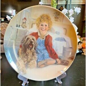 The Edwin M. Knowles China Co. "Annie And Sandy" Collector Plate 1983